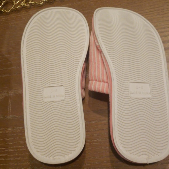 Slippers🏈 - Picture 3 of 4